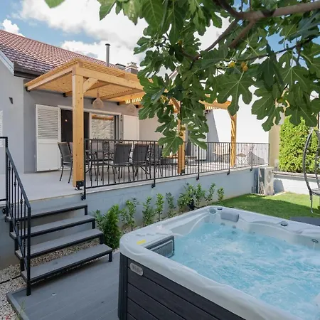 Gorgeous In With Kitchen Imotski