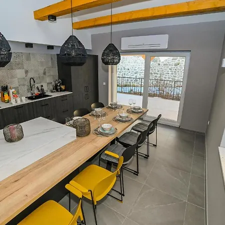 Gorgeous In With Kitchen